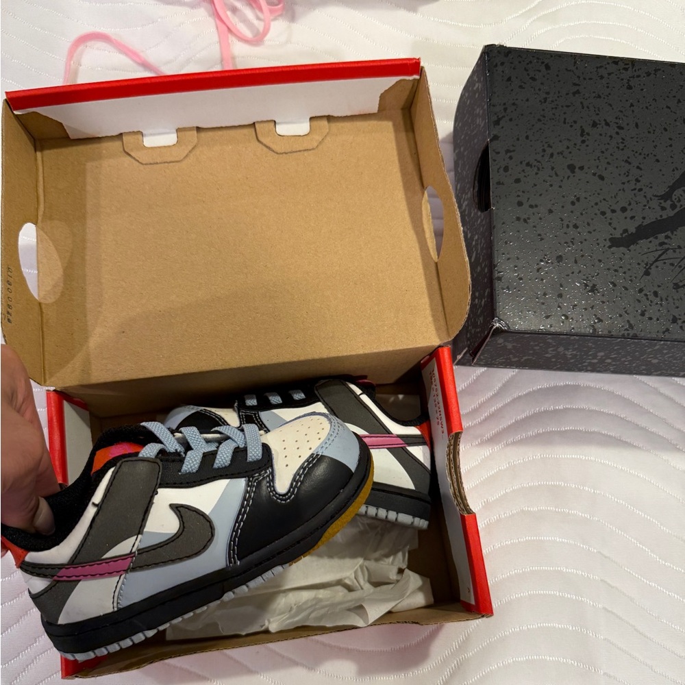 Nike Kids Black White Pink Low-Top Sneakers with Blue Laces